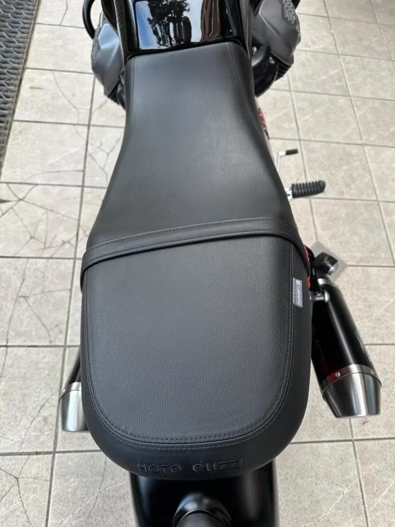 Moto Guzzi V7 Stone Special Edition (2022 - 25) (11)