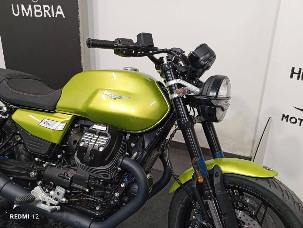 Moto Guzzi V7 Sport (2025) (2)