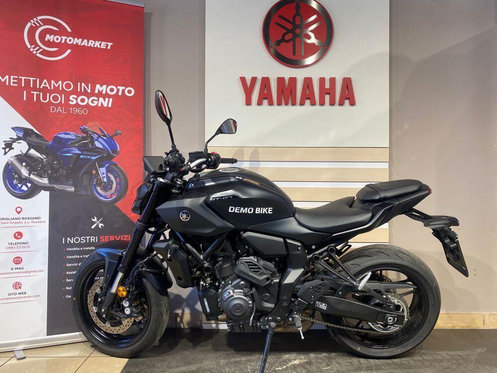 Yamaha MT-07 Y-AMT (2025) (4)