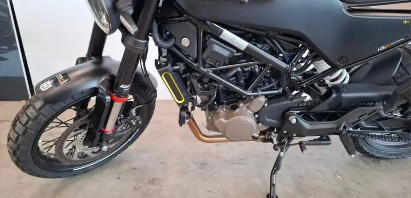 Husqvarna Svartpilen 125 (2021 - 23) (6)