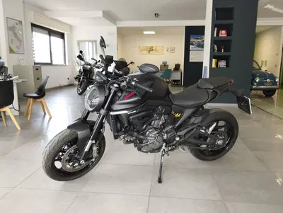 Ducati Monster 937 (2021 - 25) usata