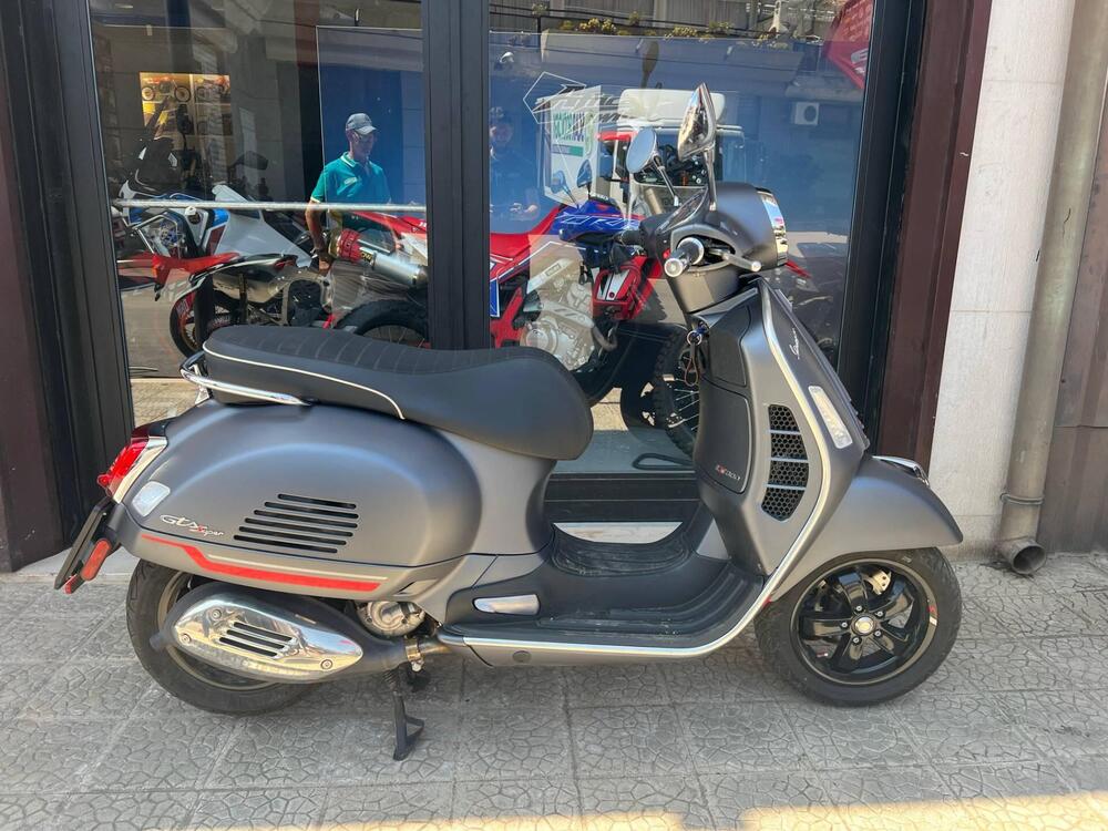 Vespa GTS 300 Super Hpe (2021 - 22)
