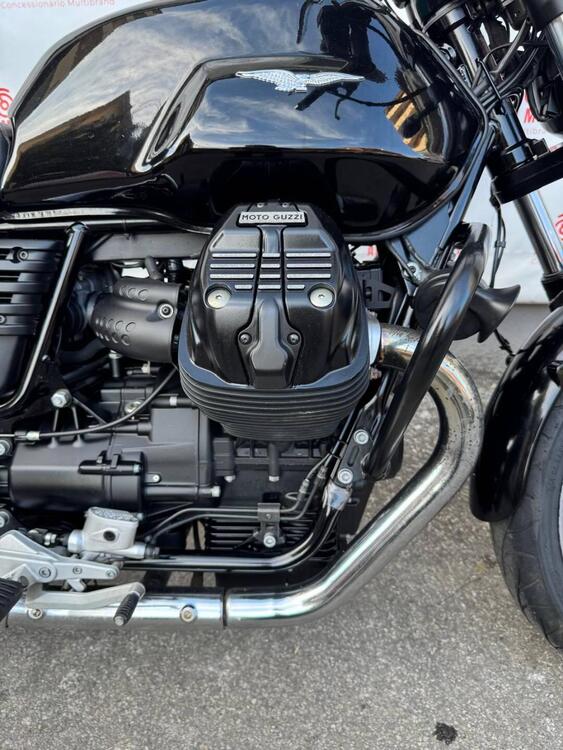 Moto Guzzi V7 III Special (2017 - 20) (5)
