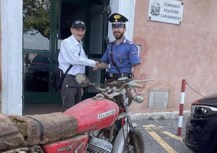 Moto rubata: passano 36 anni e i Carabinieri la ritrovano, è un modello che sorprende