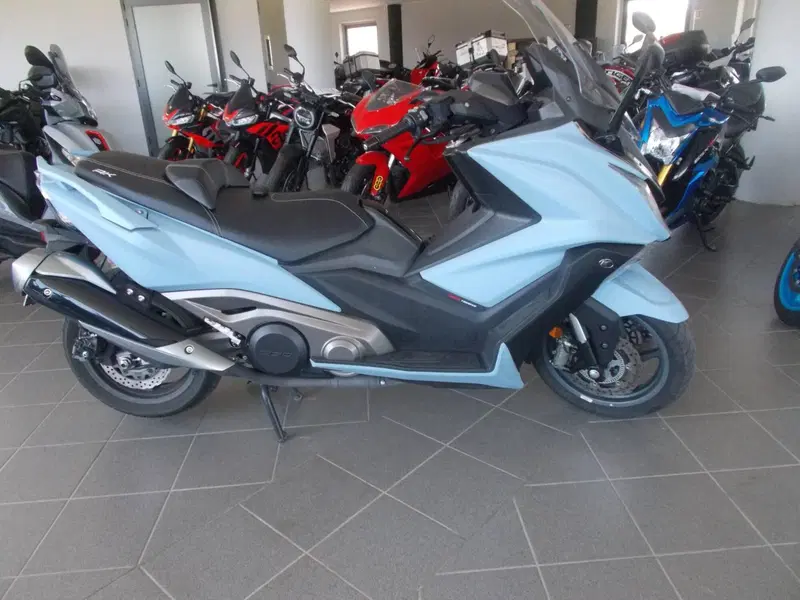 Kymco AK 550 ETS (2021 - 26) (2)
