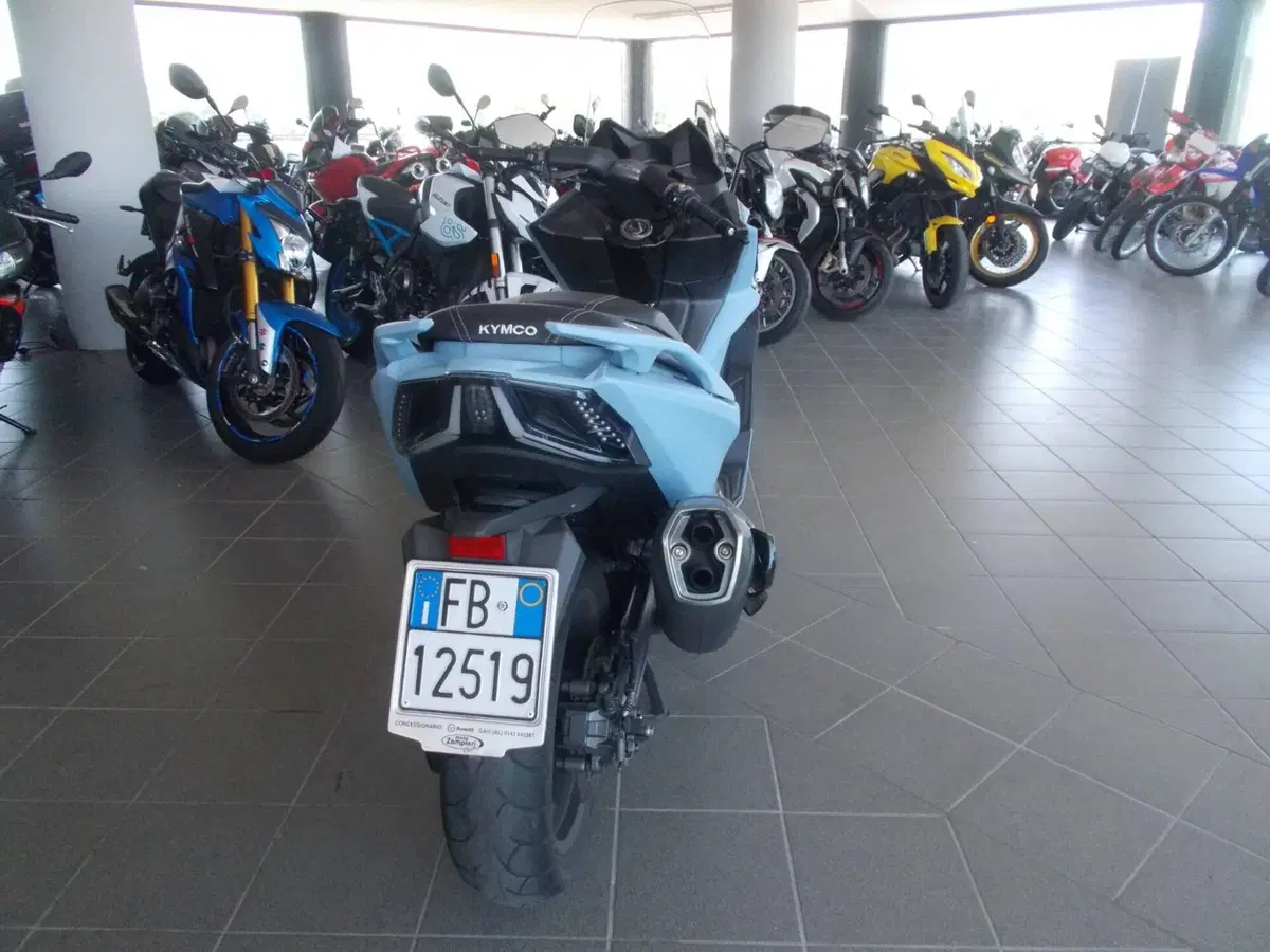 Kymco AK 550 ETS (2021 - 26) (3)