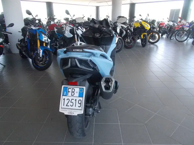 Kymco AK 550 ETS (2021 - 26) (3)