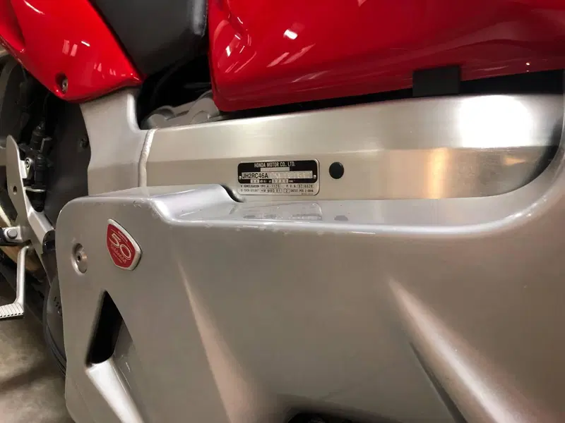 Honda VFR 800 (1998 - 01) (12)