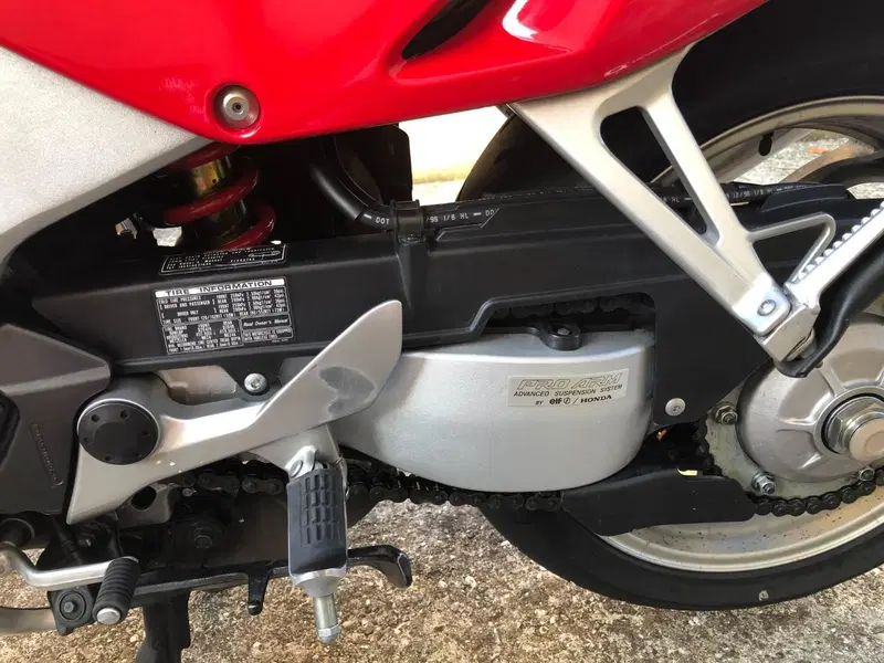 Honda VFR 800 (1998 - 01) (16)