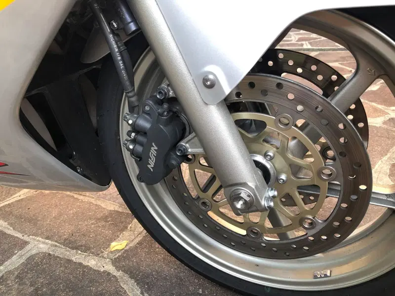 Honda VFR 800 (1998 - 01) (18)