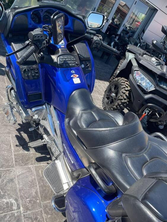 Honda GL 1800 Gold Wing (2006) (2)