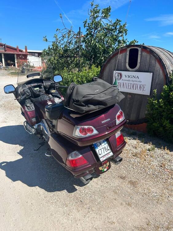 Honda GL 1800 Gold Wing (2006) (2)