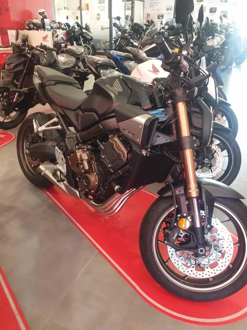 Honda CB 650 R E-Clutch (2024 - 26)