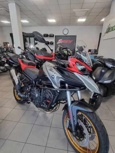 QJ Motor SRT 900 SX (2025 - 26) nuova