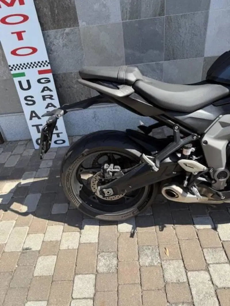 Triumph Daytona 660 (2024 - 26) (3)