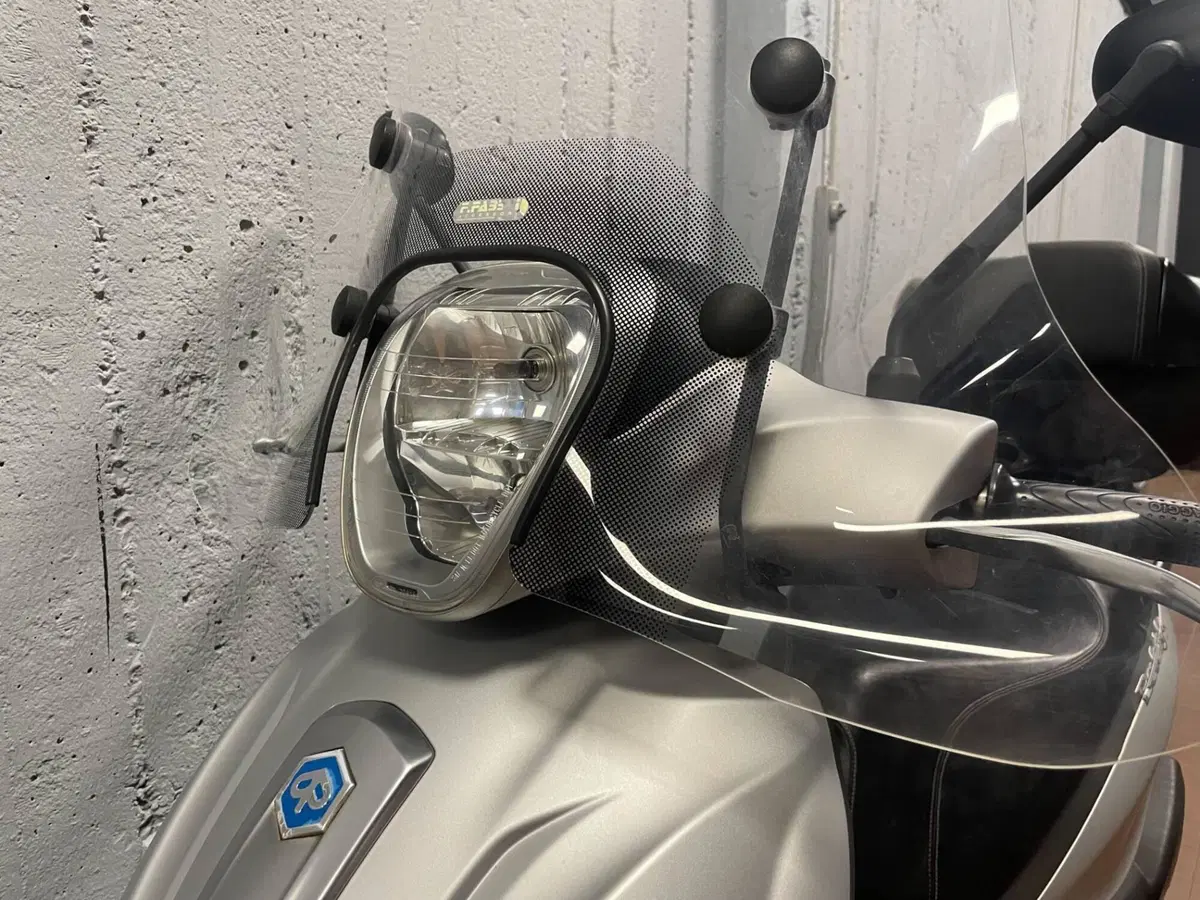 Piaggio Beverly 300 i.e. ABS-ASR (2016 - 20) (5)