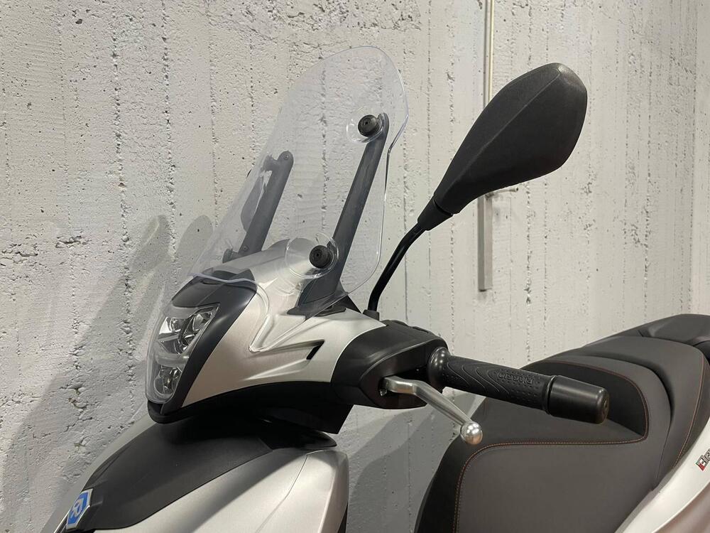 Piaggio Beverly 400 ABS-ASR (2021 - 24) (4)