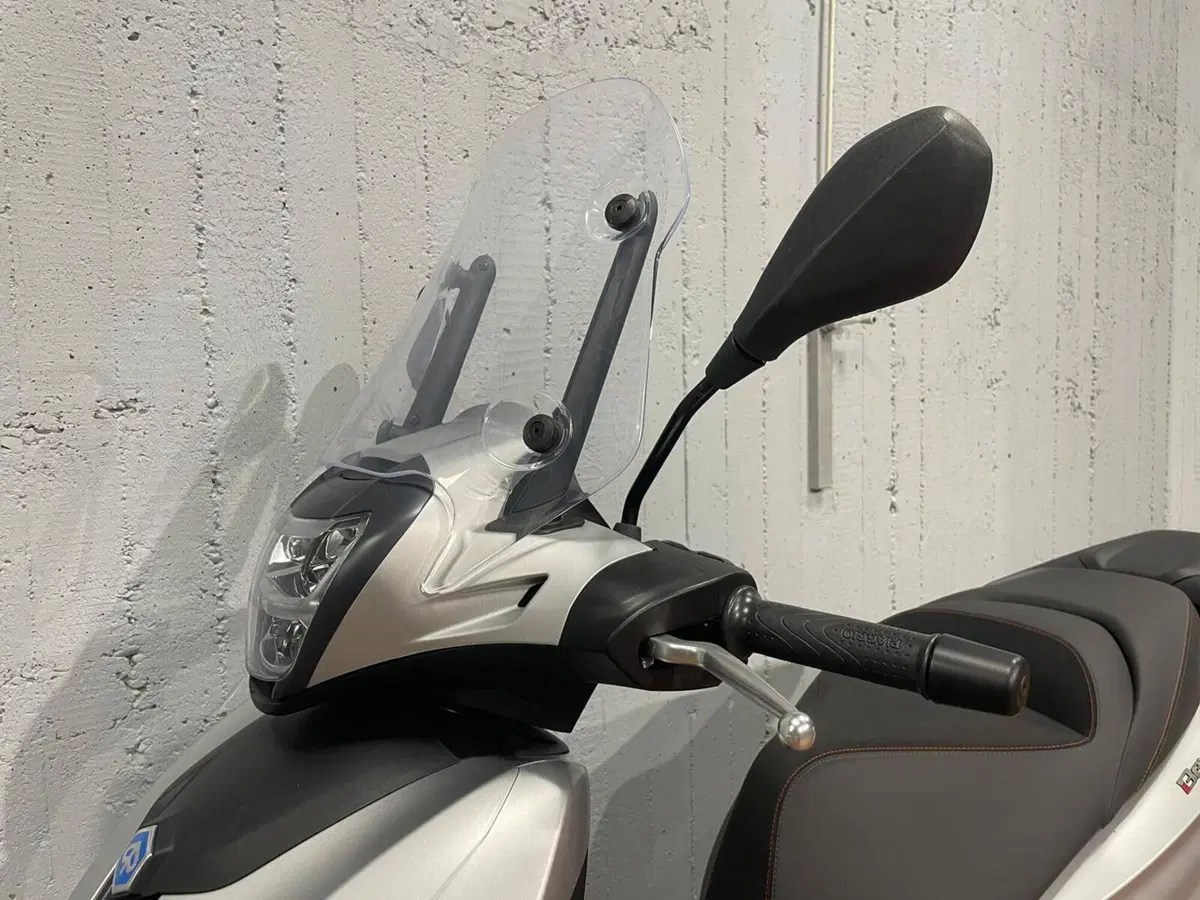 Piaggio Beverly 400 ABS-ASR (2021 - 24) (4)
