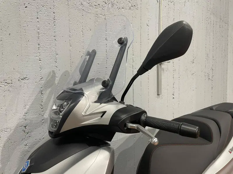 Piaggio Beverly 400 ABS-ASR (2021 - 24) (4)