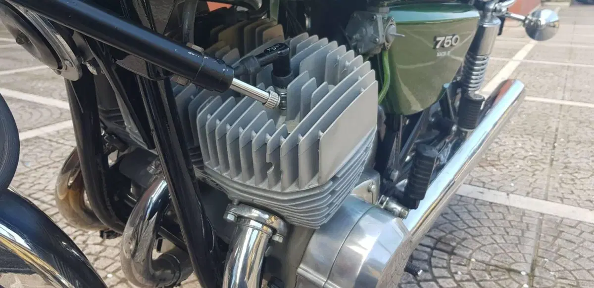 Kawasaki 750 mach IV (4)