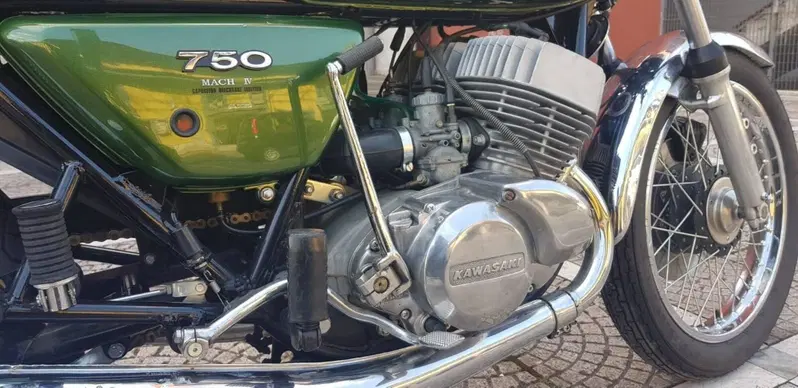 Kawasaki 750 mach IV (14)