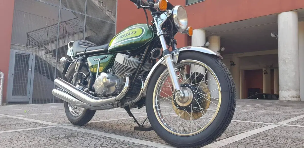 Kawasaki 750 mach IV (20)
