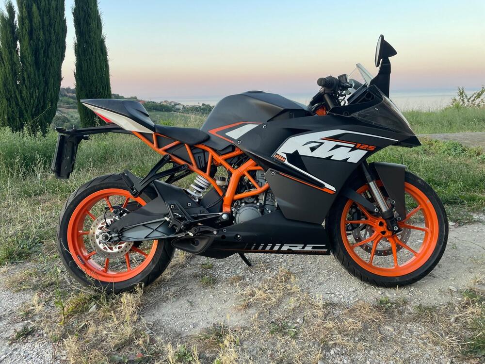 KTM RC 125 ABS (2015 - 16) (2)