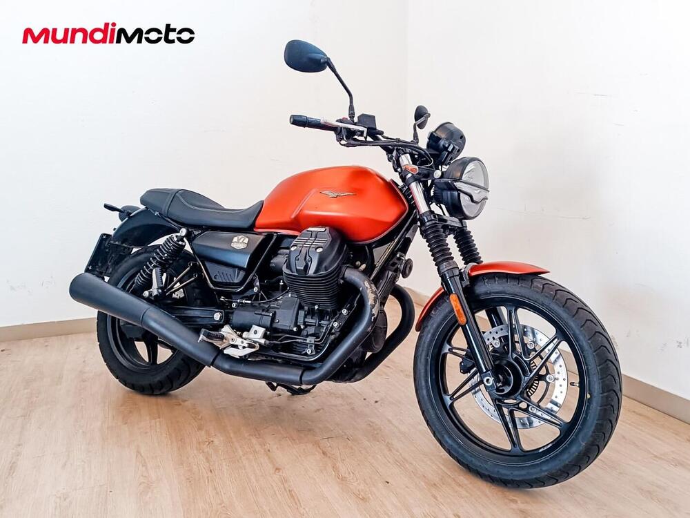 Moto Guzzi V7 Stone Centenario (2021 - 22) (2)