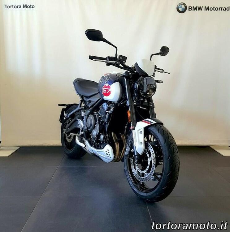 Triumph Trident 660 Triple Tribute Edition (2024) (4)