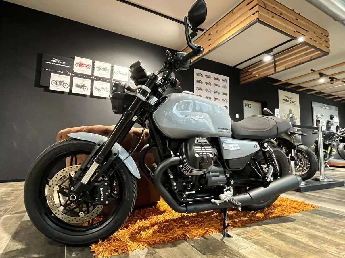 Moto Guzzi V7 Sport (2025 - 26) (3)
