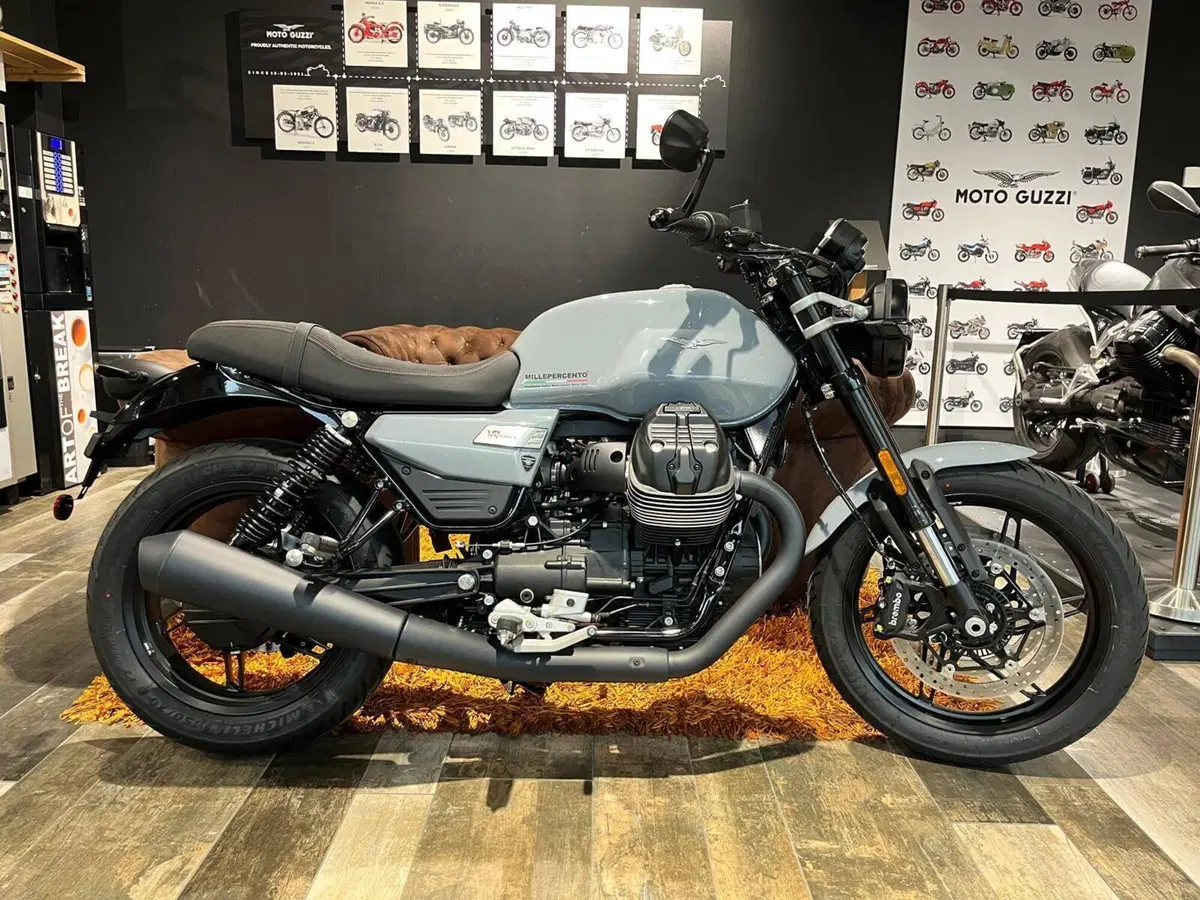 Moto Guzzi V7 Sport (2025 - 26) (4)