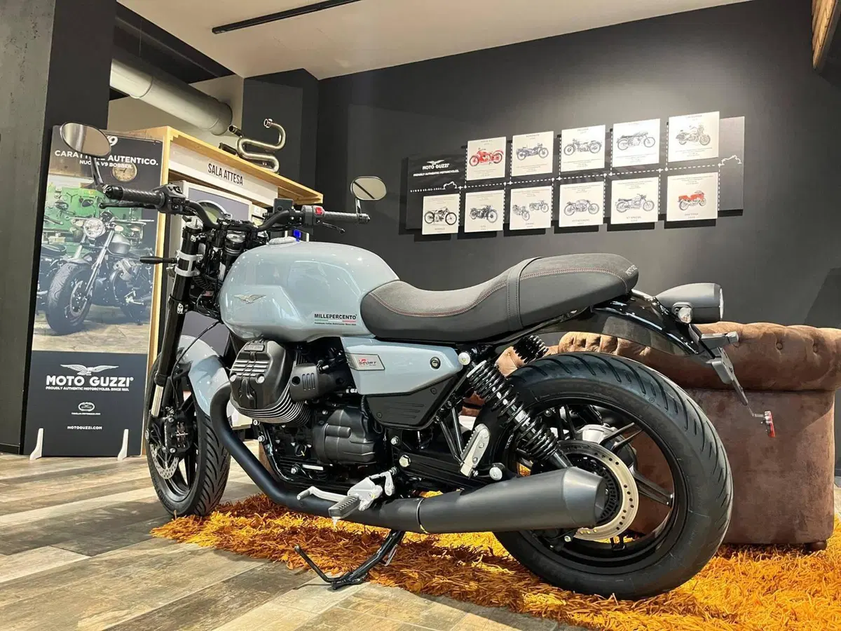 Moto Guzzi V7 Sport (2025 - 26) (5)