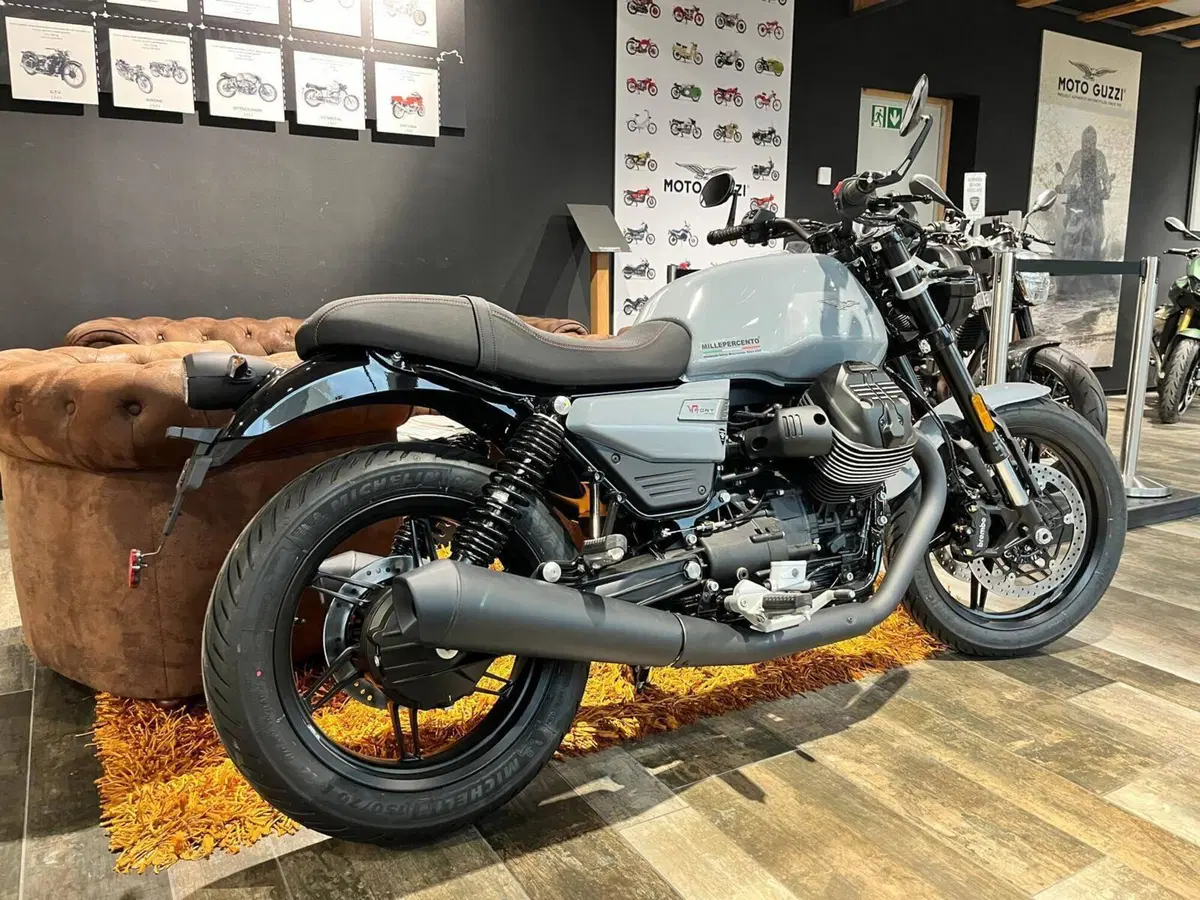 Moto Guzzi V7 Sport (2025 - 26) (6)