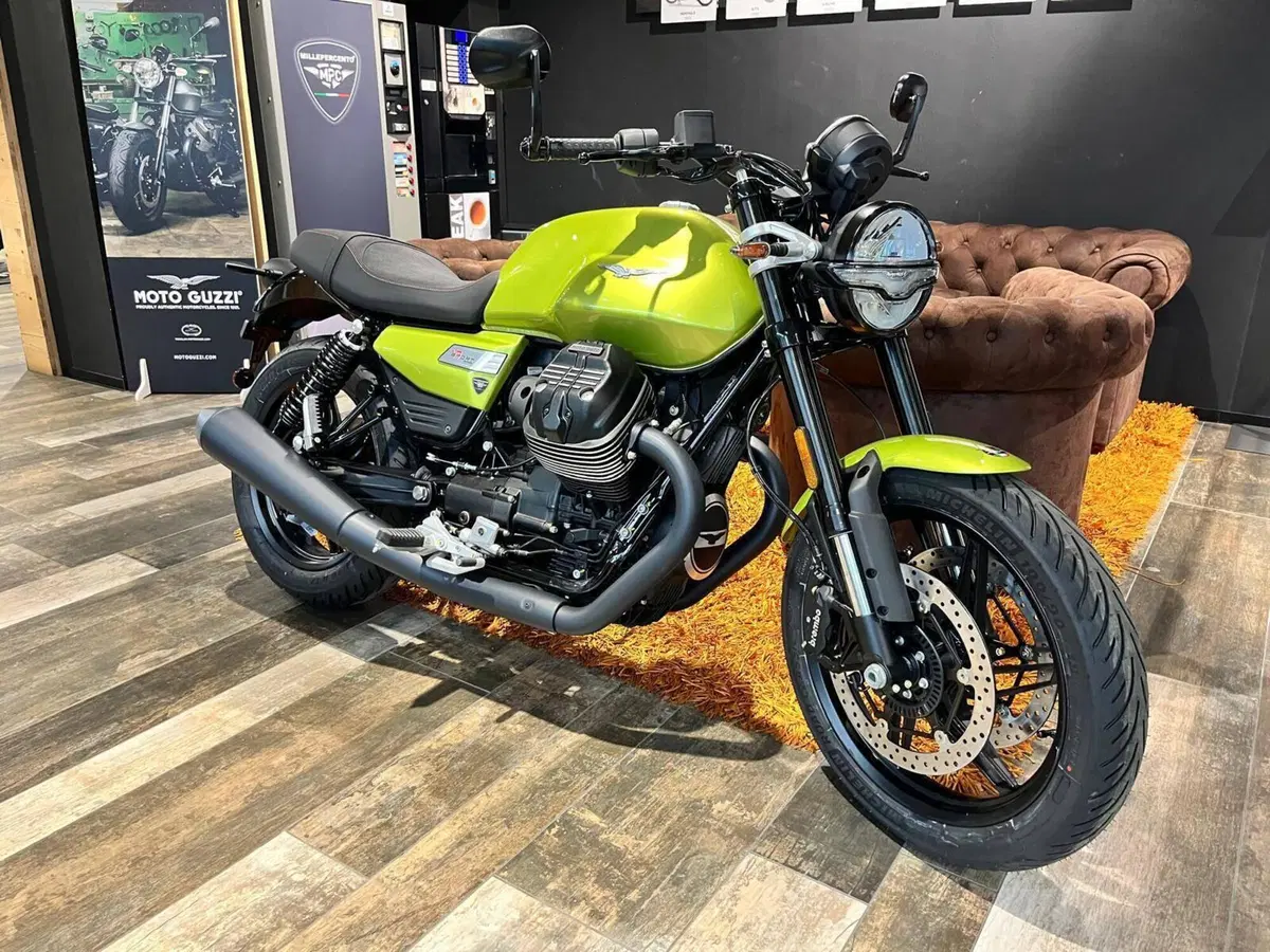 Moto Guzzi V7 Sport (2025 - 26) (2)