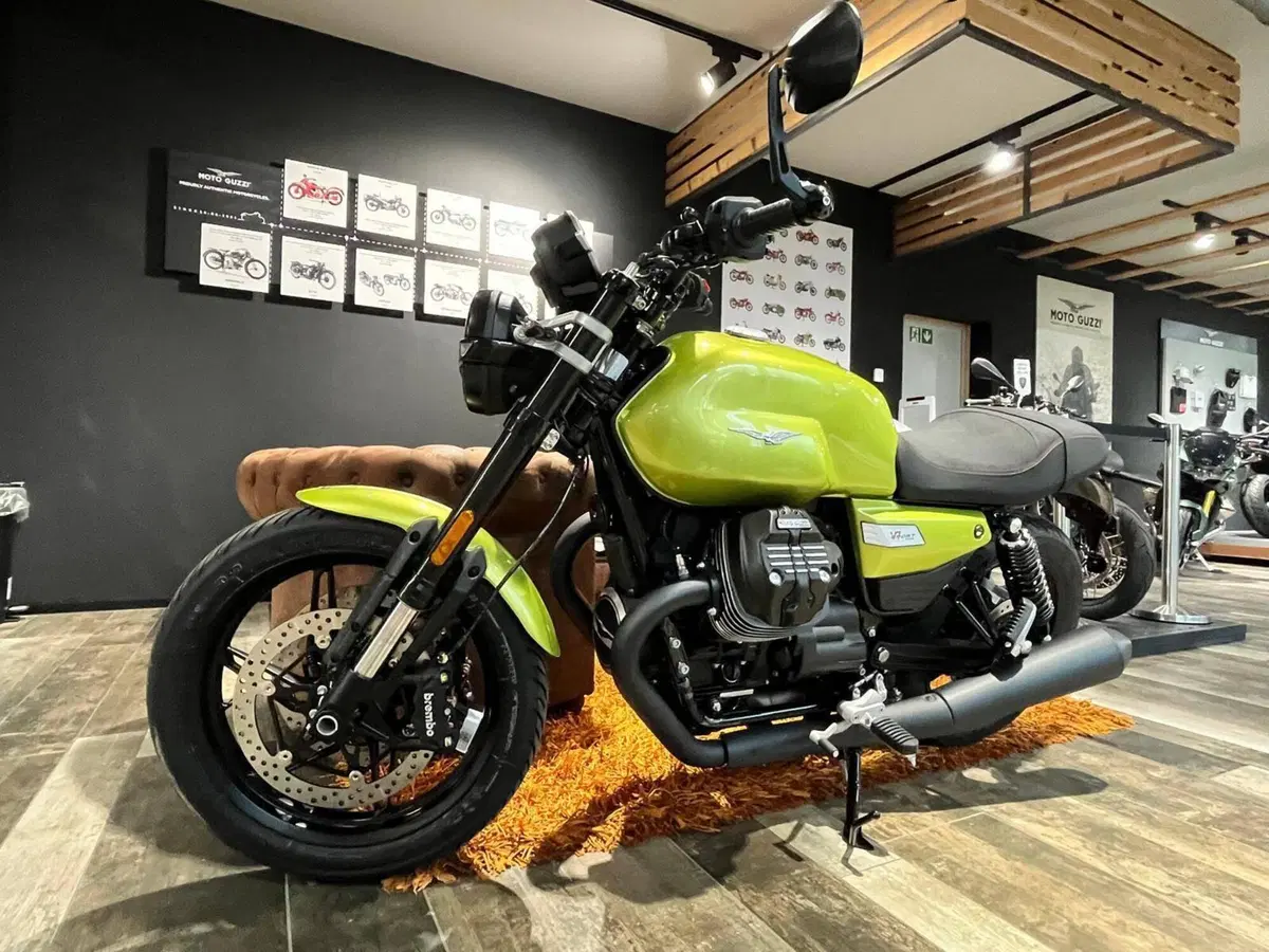 Moto Guzzi V7 Sport (2025 - 26) (7)