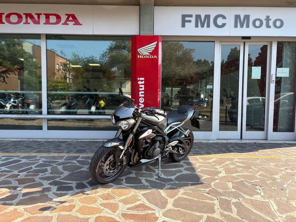 Triumph Street Triple RS (2017 - 19) (5)