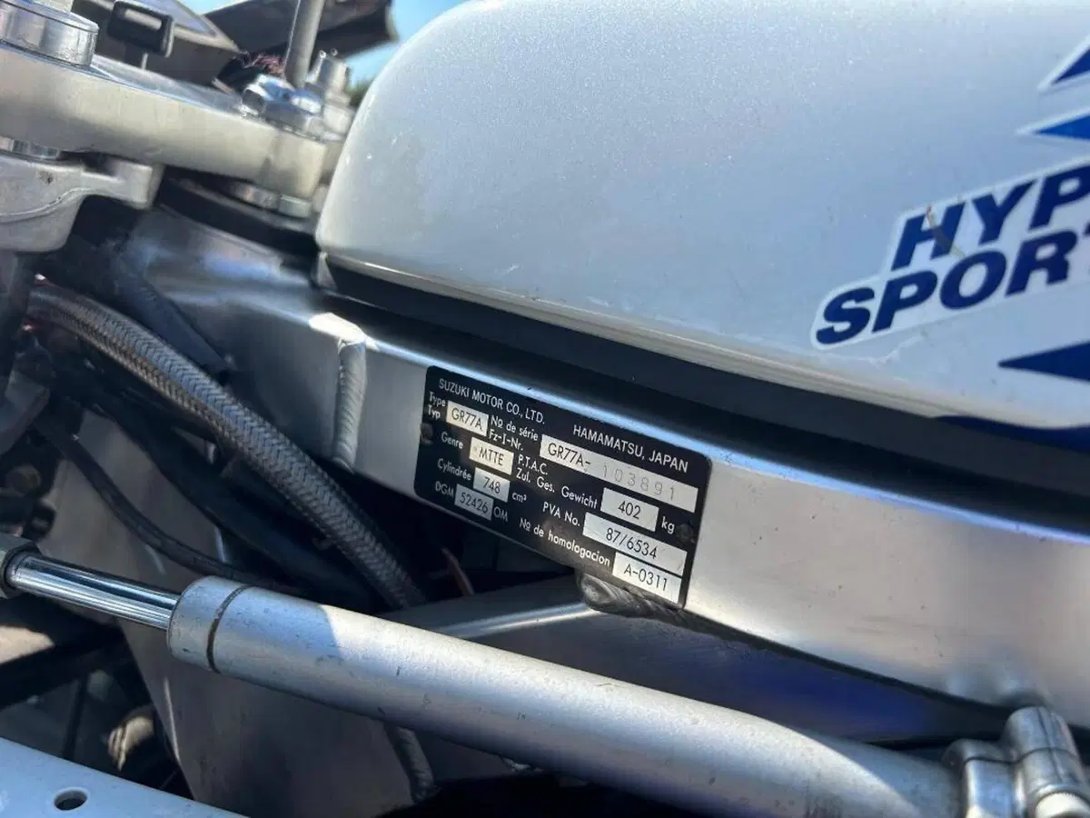 Suzuki GSX R 750 (1990) (9)