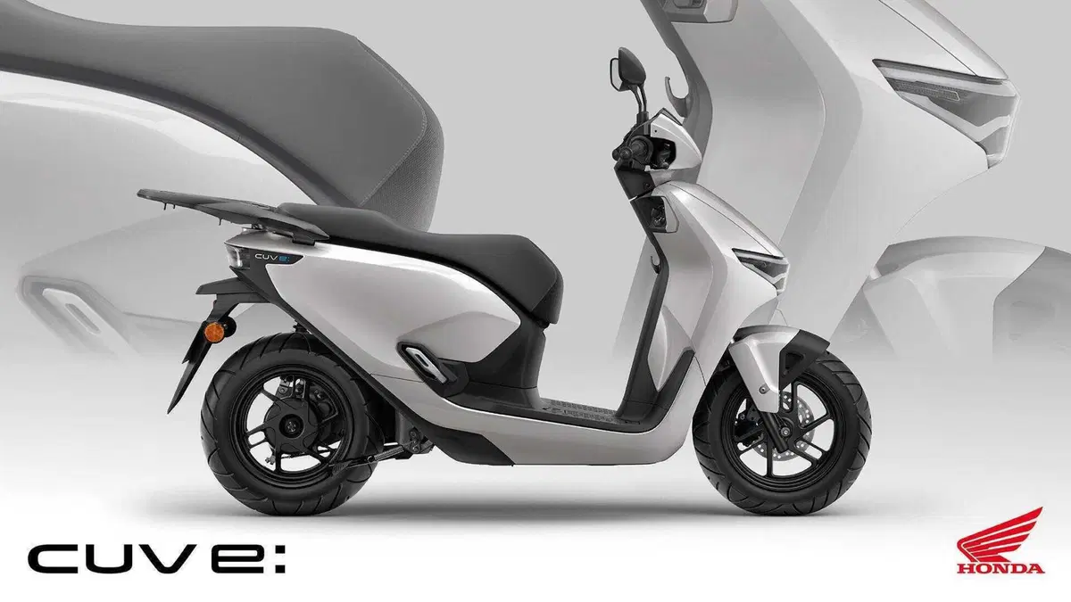 Honda CUV e: prezzo, autonomia, batterie. Ecco il nuovo scooter elettrico giapponese [GALLERY] (15)