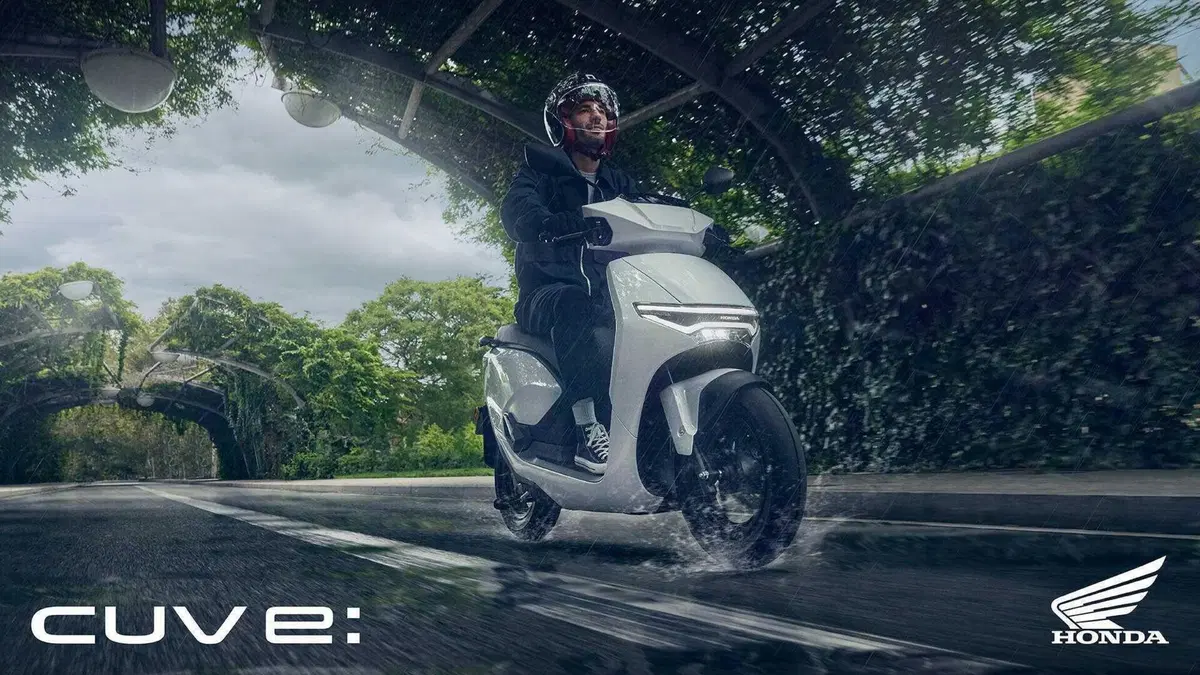 Honda CUV e: prezzo, autonomia, batterie. Ecco il nuovo scooter elettrico giapponese [GALLERY] (23)