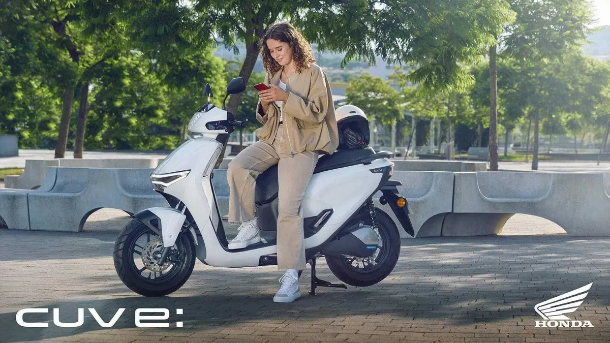Honda CUV e: prezzo, autonomia, batterie. Ecco il nuovo scooter elettrico giapponese [GALLERY] (27)