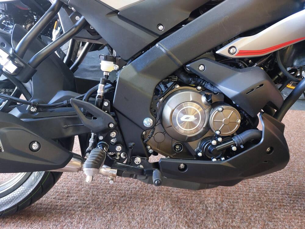 QJ Motor SRK 125 S (2025) (5)