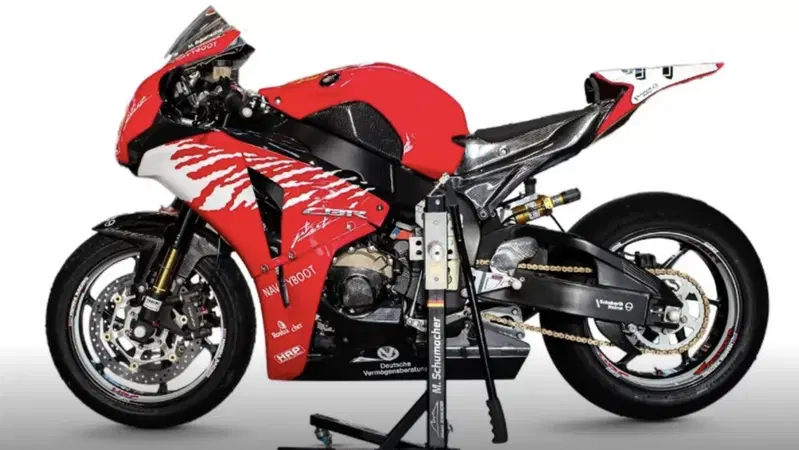All'asta la Honda CBR 1000RR SC59 di Michael Schumacher