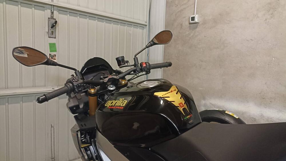 Aprilia Tuono V4 Factory (2021 - 24) (4)