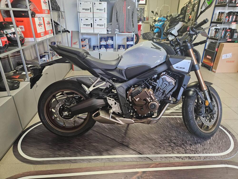 Honda CB 650 R E-Clutch (2024 - 25) (2)