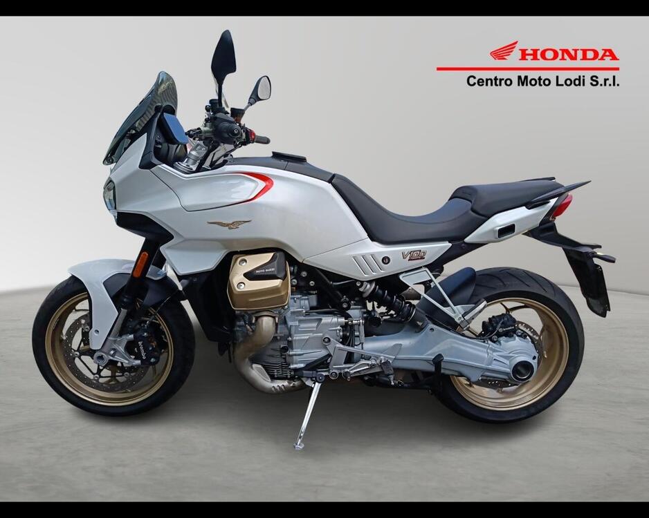 Moto Guzzi V100 Mandello (2022 - 24) (3)