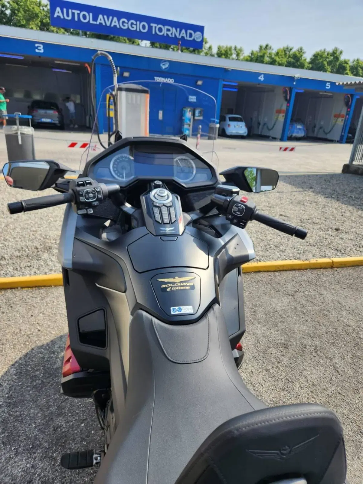 Honda GL 1800 Gold Wing Tour DCT & Airbag (2022 - 24) (3)