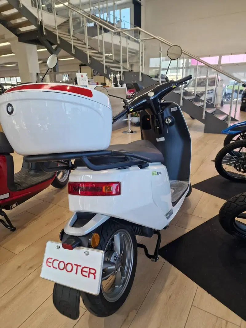 Ecooter E2 Sport (2021 - 26) (2)