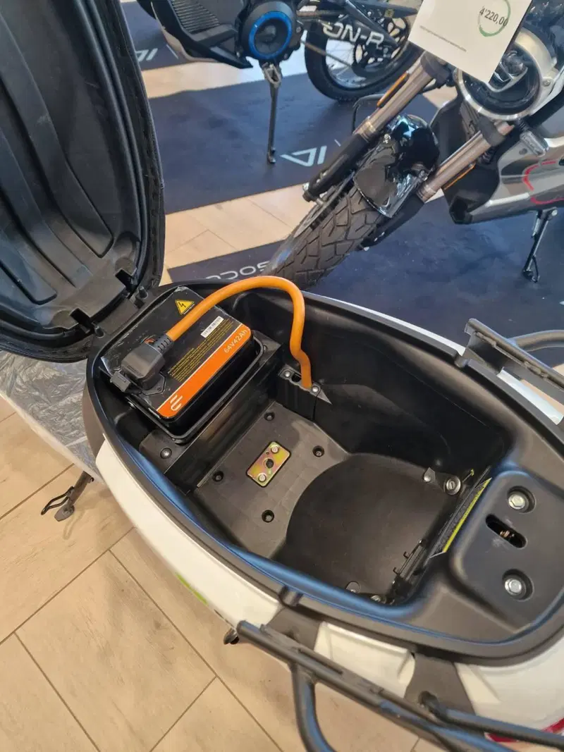 Ecooter E2 Sport (2021 - 26) (5)