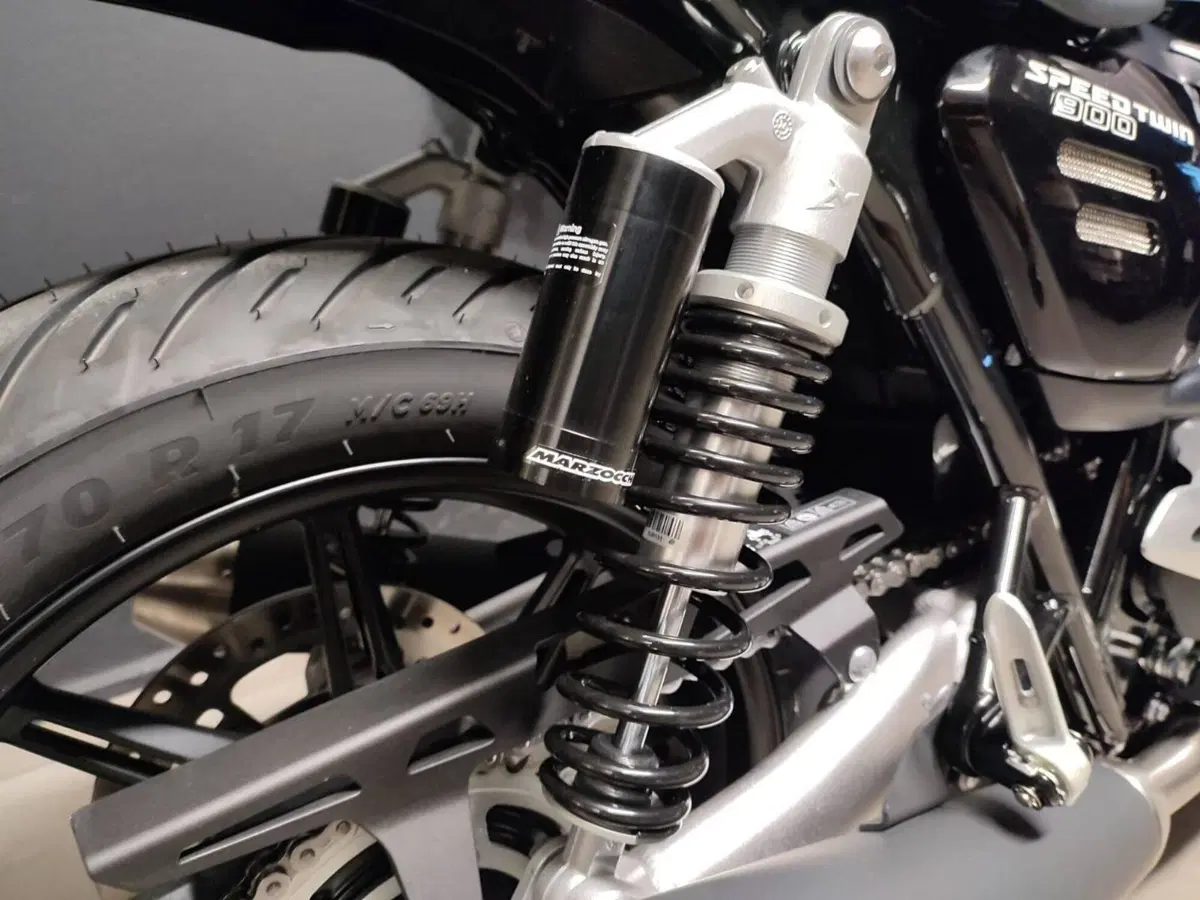 Triumph Speed Twin 900 (2025 - 26) (5)