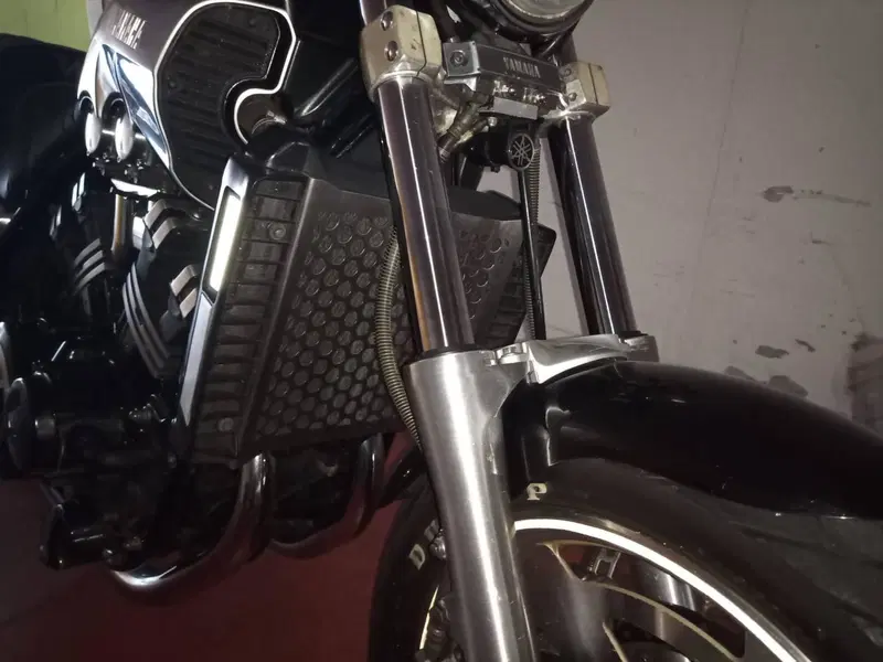Yamaha Vmax (10)